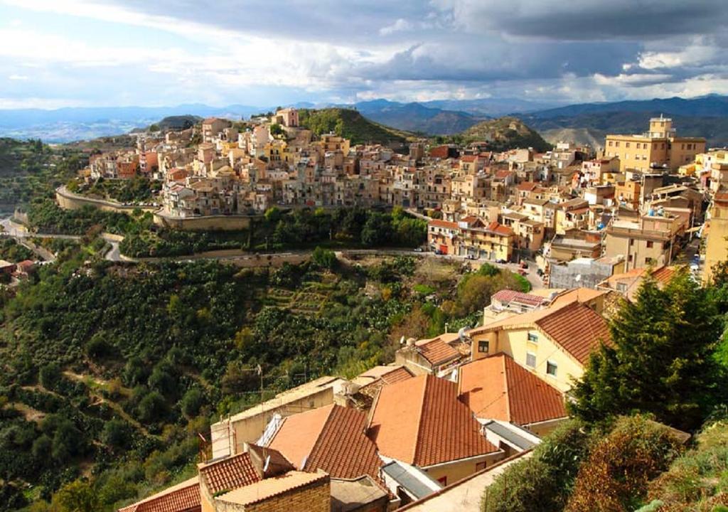 Vecchia Dimora Resort Centuripe Buitenkant foto
